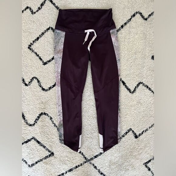 lululemon athletica Pants - Lululemon Burgundy Leggings with side pattern, size 12.5"waist